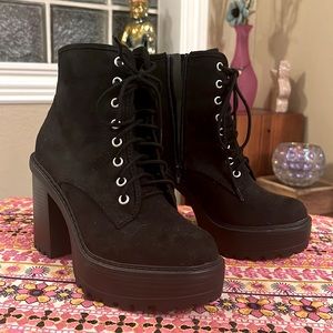 New Women’s Soda Chunky Heel platform Ankle Boot Lace Black suede size 8